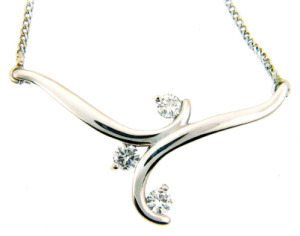 diamond_necklace_in_yellow_gold