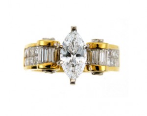 marquise_diamond_engagement_ring_yellow_gold
