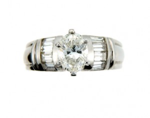 oval_diamond_engagement_ring