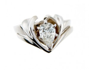 pear_diamond_engagement_ring_white_gold