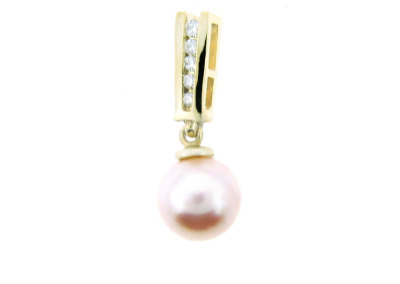 Pearl pendant with diamonds in yellow gold.
