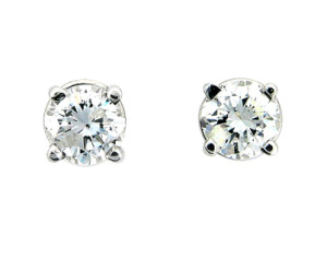Round brilliant cut diamond stud earrings in white gold.
